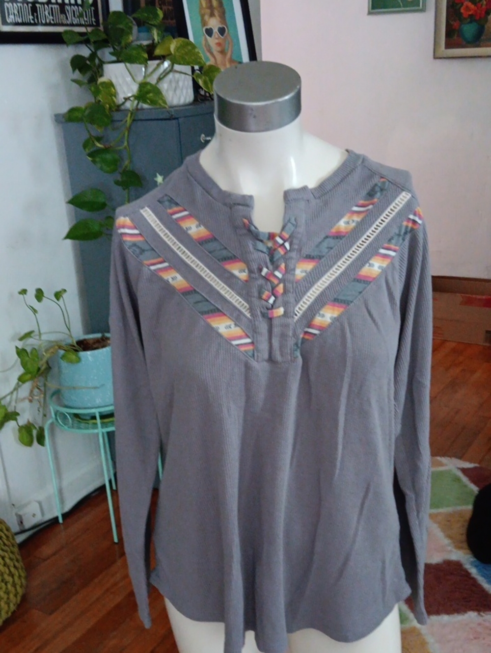 Women's Long Sleeve Embroidered Peasant Top - Gray